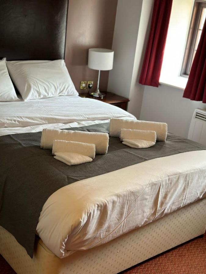 The Queens Head Inn Milton Ernest Экстерьер фото